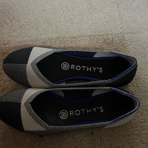 Rothy’s round toe flats